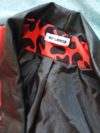 Americana leopardo roja detalle cuero nueva