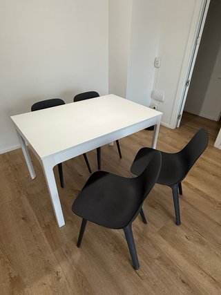 Silla moderna negra