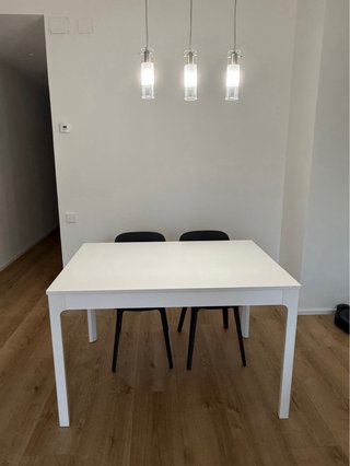 Silla moderna negra