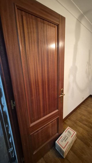 Puertas interior. De madera.