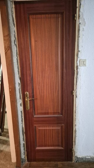 Puertas interior. De madera.