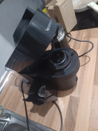 Cafetera Nespresso + Aeroccino COMO NUEVO