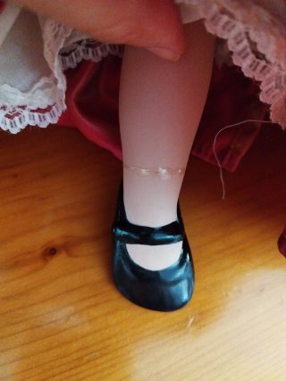 Preciosa muñeca de porcelana antigua