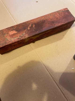 Coramella antica in legno e metallo