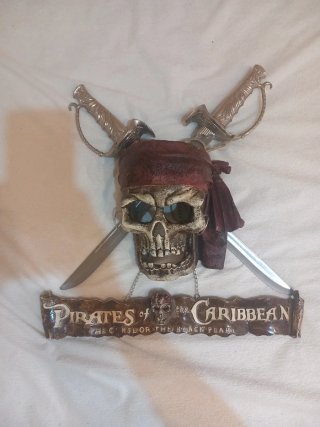 Decoración Piratas del Caribe Calavera Espadas