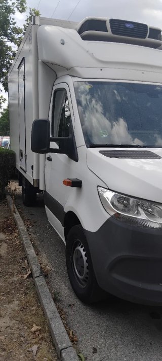 Camión  frigorífico  caja nueva Mercedes-Benz