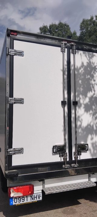 Camión  frigorífico  caja nueva Mercedes-Benz
