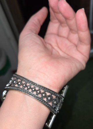 Pulsera Brazalete Plateado con Brillantes