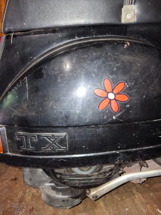 Vespa XT 200cc Negra
