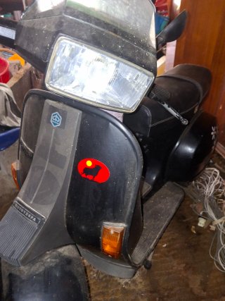 Vespa XT 200cc Negra