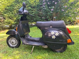 Vespa XT 200cc Negra
