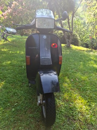 Vespa XT 200cc Negra