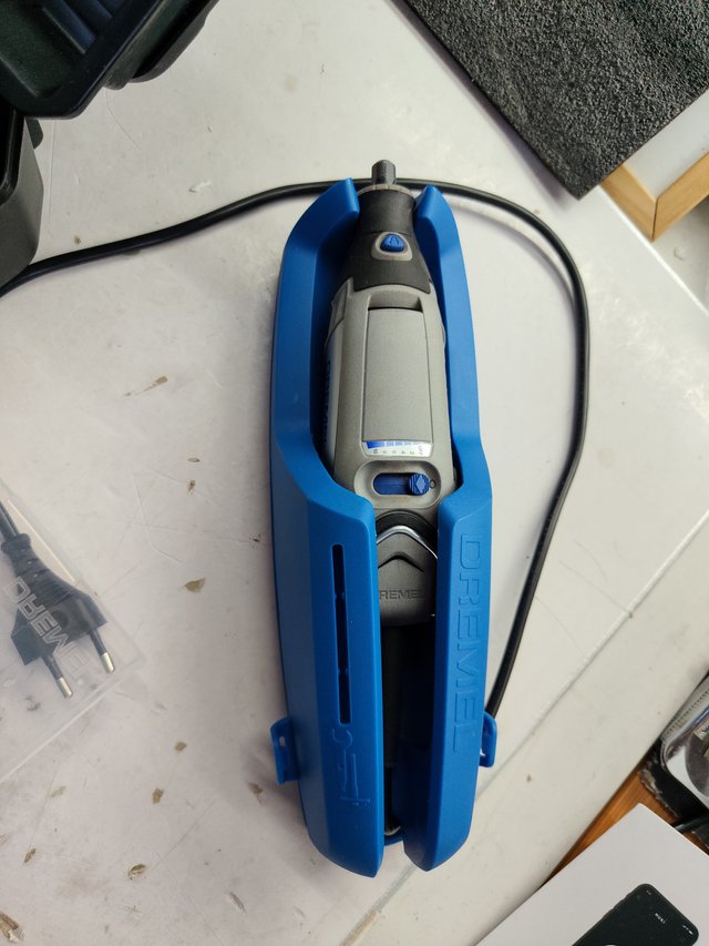 Multiherramienta Dremel 3000 con Eje Flexible