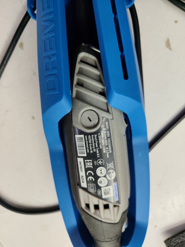 Multiherramienta Dremel 3000 con Eje Flexible