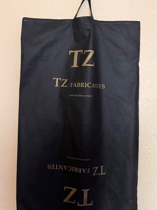 2 trajes de hombre TZ Fabricantes – Muy buen estad