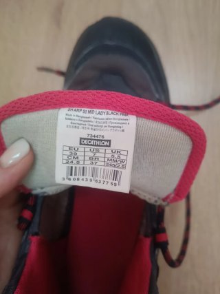 Botas de trekking Quechua negras y fuchsia