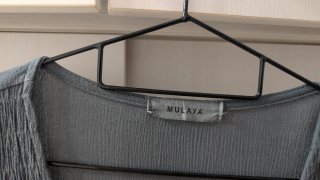 Blusa Mulaya gris cuello V