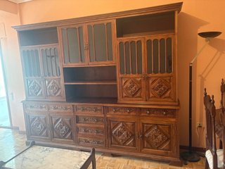 Mueble aparador vitrina madera tallada