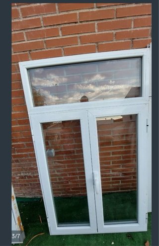 Ventanas y puertas de PVC blancas aluminio