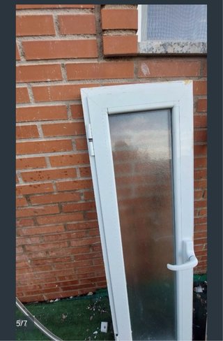 Ventanas y puertas de PVC blancas aluminio