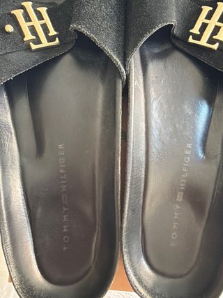 Sandalias Tommy Hilfiger negras y doradas
