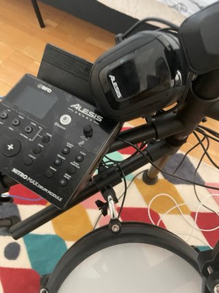 Batería Electrónica Alesis Nitro Max + Accesorios
