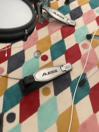 Batería Electrónica Alesis Nitro Max + Accesorios