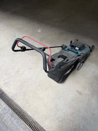 Cortacésped Makita 36V