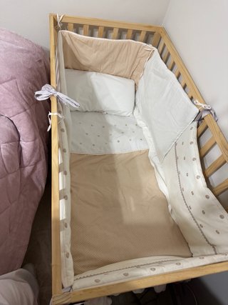 Cuna de madera para bebé