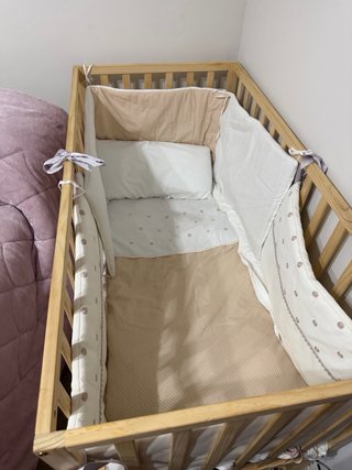 Cuna de madera para bebé