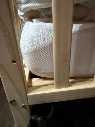 Cuna de madera para bebé
