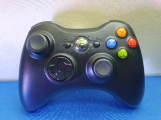 CONSOLA XBOX 360 S SLIM 4GB MANDO