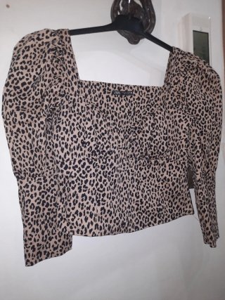 Blusa Zara Estampado Animal Talla M