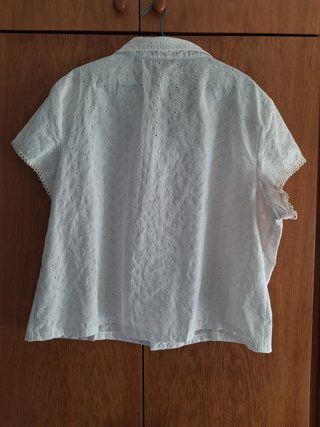 Blusa blanca Pelia de algodón con delicado bordado