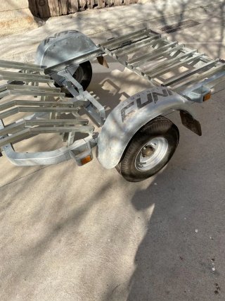 Remolque Portabicicletas CUNI para 5 Bicicletas