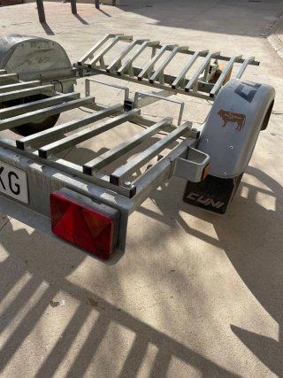 Remolque Portabicicletas CUNI para 5 Bicicletas