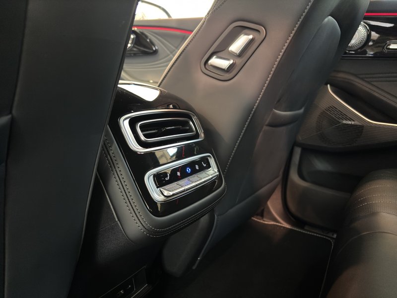 Omoda 9 SHS 1.5 TGDI Premium AWD 2025, foto 16
