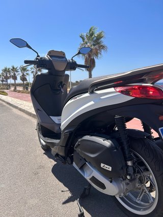 Piaggio Medley 125cc Scooter