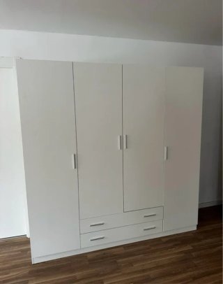Armarios de 2,3 y 4 puertas en liquidación r_3746