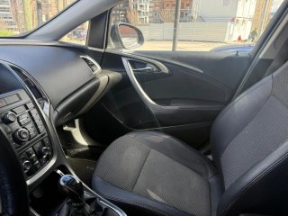 Opel Astra 2013