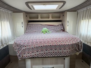 AUTOCARAVANA PERFILADA ILUSION CAMA ISLA