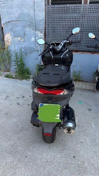 Kawasaki J300 2018 Maxi Scooter Negra
