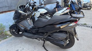 Kawasaki J300 2018 Maxi Scooter Negra