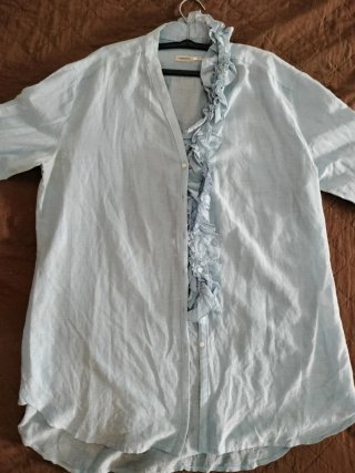 Blusa Tintoretto azul con volantes