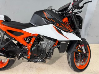 KTM 990 DUKE R 2026 Naranja/Blanca