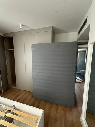 Letto a una piazza e mezza con materasso