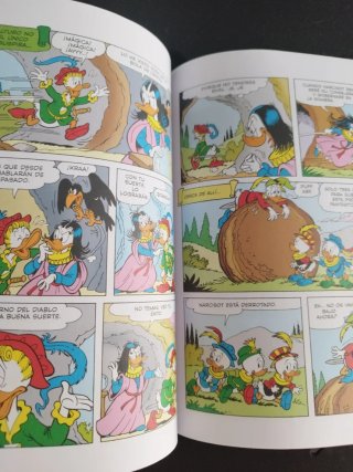 Mickey Y Los Caballeros De La Mesa Redonda