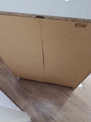 Cómoda blanca de madera