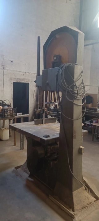 Sierra de cinta industrial