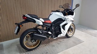 YAMAHA FZ8 S